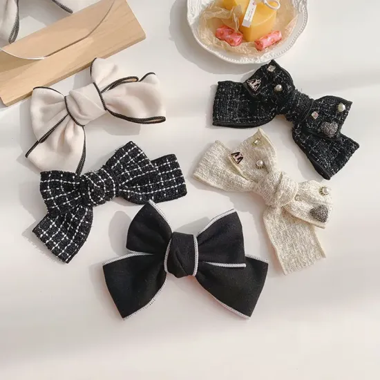 Black bow- clip