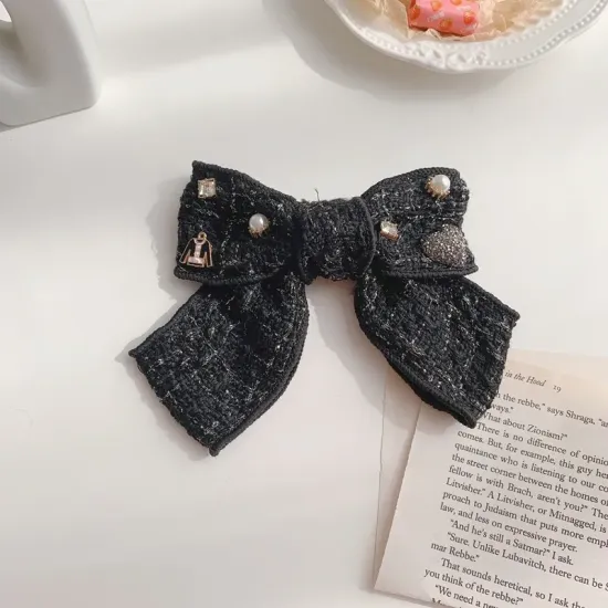 Black bow- clip