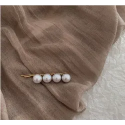 Pearl hair-clip