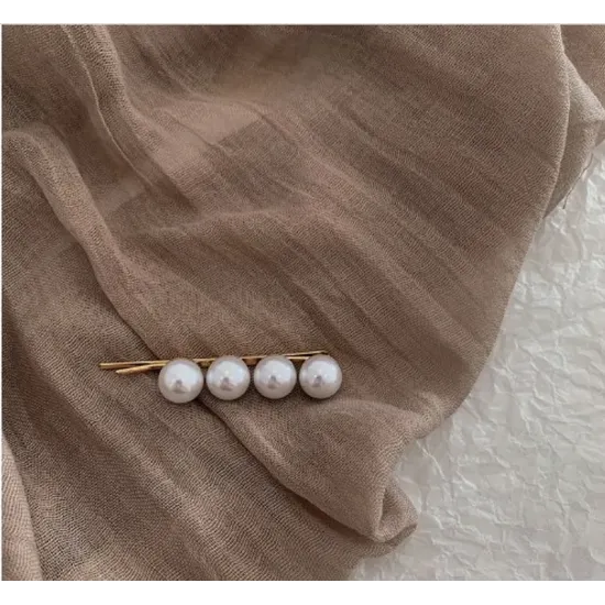 Pearl hair-clip