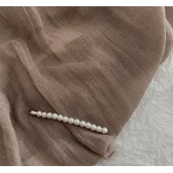 Pearl hair-clip