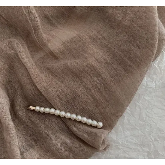 Pearl hair-clip