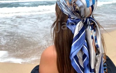 Το μαντήλι που σώζει το καλοκαιρινό σου look (και τα μαλλιά σου!)